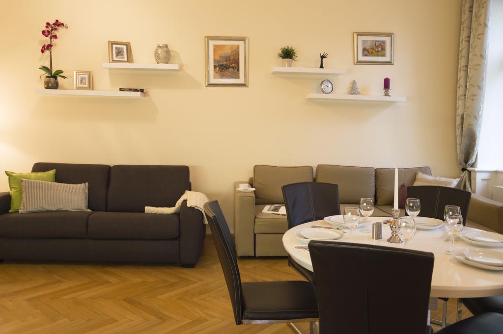 Modern Apartment Vsehrdova Praga Exterior foto